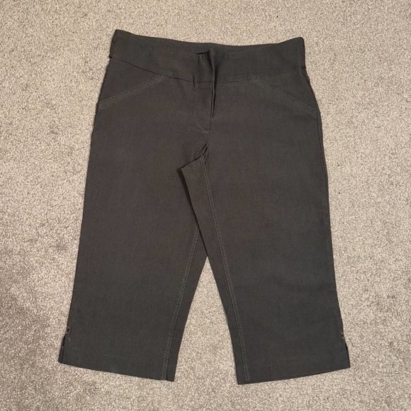 Reitmans Size 13 Dark Olive Grey Gray Dress Short Capri Pants - Picture 2 of 7